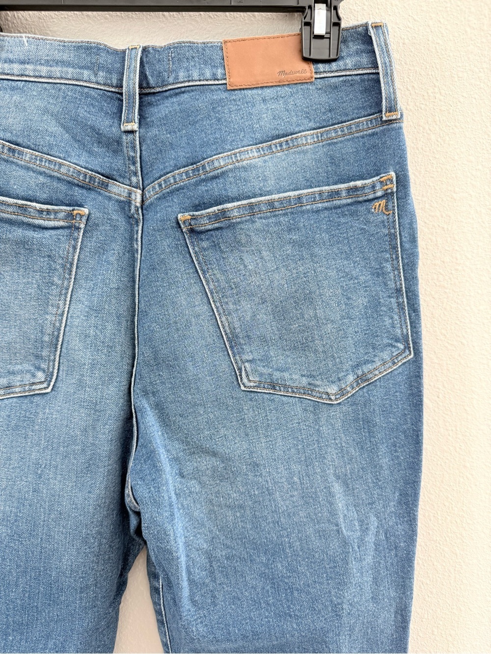 Madewell Light Blue Mom Jean with Knee Distress 29 - Picture 4 of 7